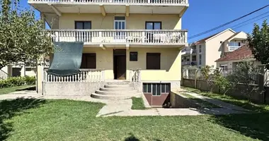 Dom w Podgorica, Czarnogóra